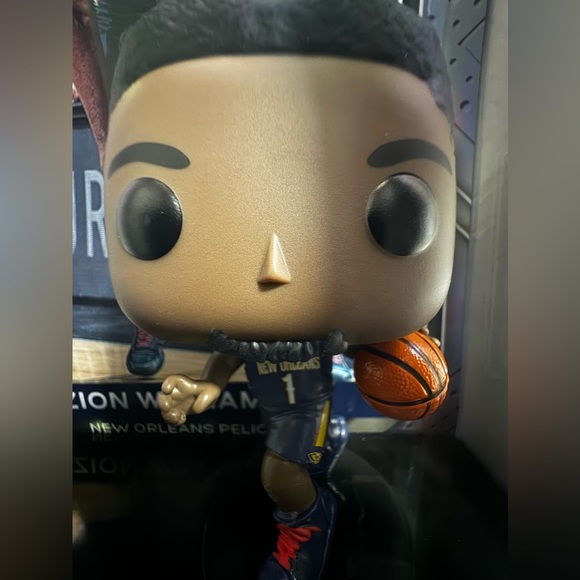 New Orleans Pelicans Zion Williamson #05 Funko Pop - NEW - Picture 10 of 11